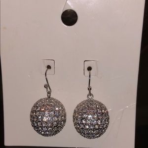 GORGEOUS BALL DIAMOND EARRINGS. NEW WITHOUT TAG